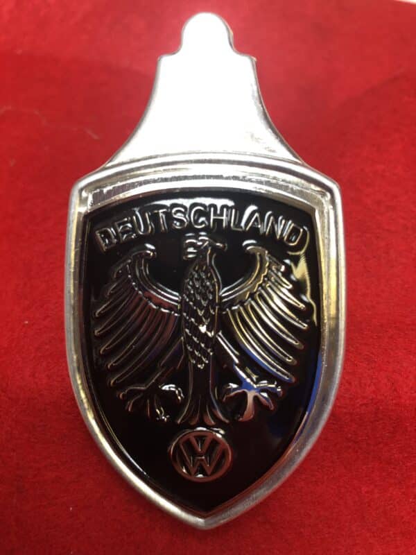 Hood Crest, Deutschland, Black and Silver W/Base