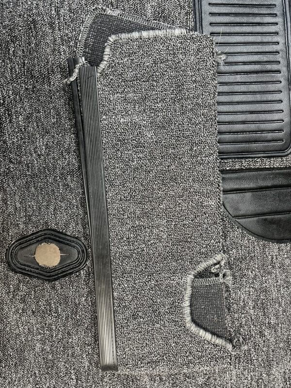Carpet Kit, Deluxe 9pc. Front w/ Footrest & Grommets Salt & Pepper Loop, Beetle Sedan 1973-1978 - Image 3